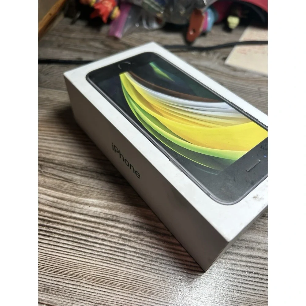 Apple iPhone SE 2nd gen Empty Box Only 64gb black with‎ The insert